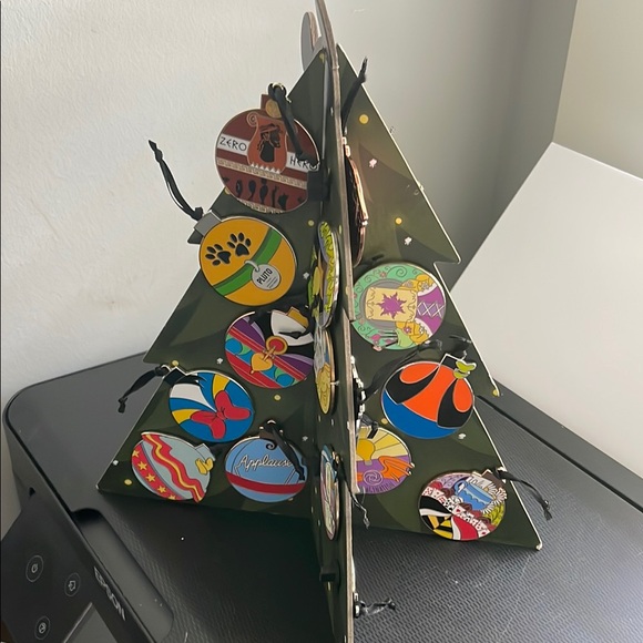 World of Disney holiday advent calendar pin set 2020 limited release ornaments